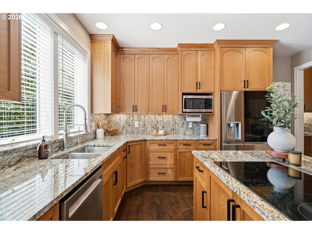 9100 Ne LIVINGSTON MOUNTAIN Ct, Camas, WA 98607