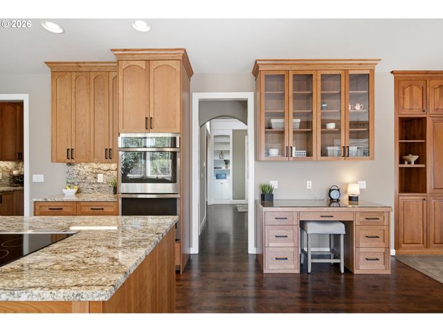 9100 Ne LIVINGSTON MOUNTAIN Ct, Camas, WA 98607