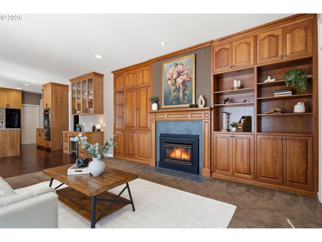 9100 Ne LIVINGSTON MOUNTAIN Ct, Camas, WA 98607