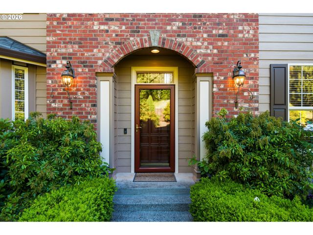 9100 Ne LIVINGSTON MOUNTAIN Ct, Camas, WA 98607