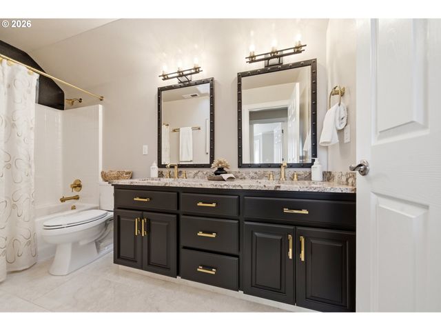 9100 Ne LIVINGSTON MOUNTAIN Ct, Camas, WA 98607