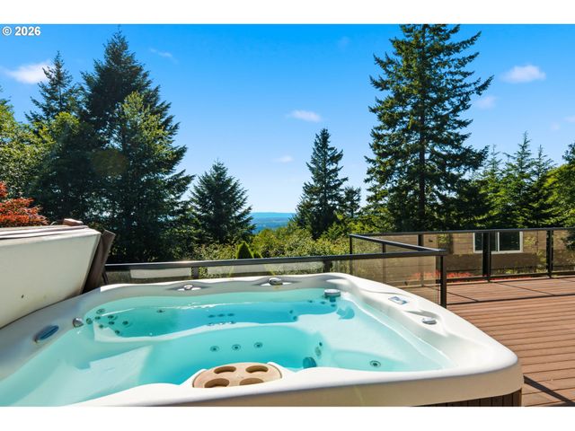 9100 Ne LIVINGSTON MOUNTAIN Ct, Camas, WA 98607