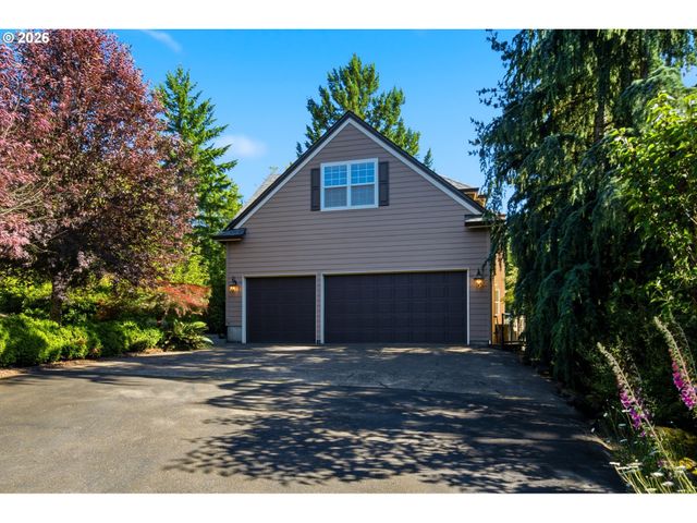 9100 Ne LIVINGSTON MOUNTAIN Ct, Camas, WA 98607