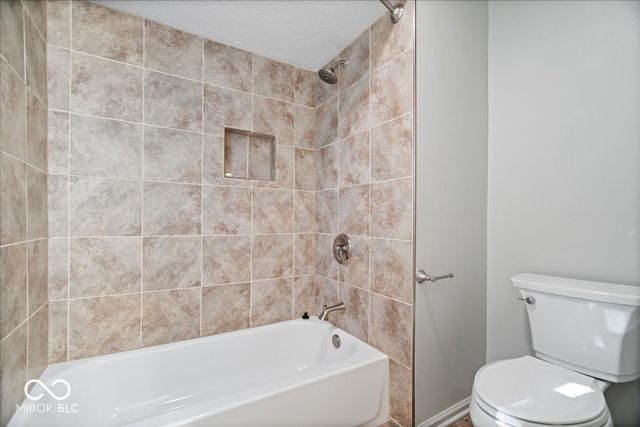 6605 Lake Forest Drive, Avon, IN 46123