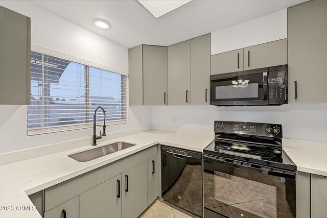 1564 E STEPHENS Drive, Tempe, AZ 85283