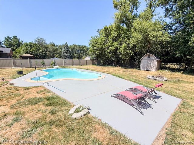 32480 Pembroke Street, Livonia, MI 48152