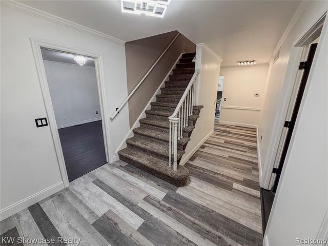32480 Pembroke Street, Livonia, MI 48152