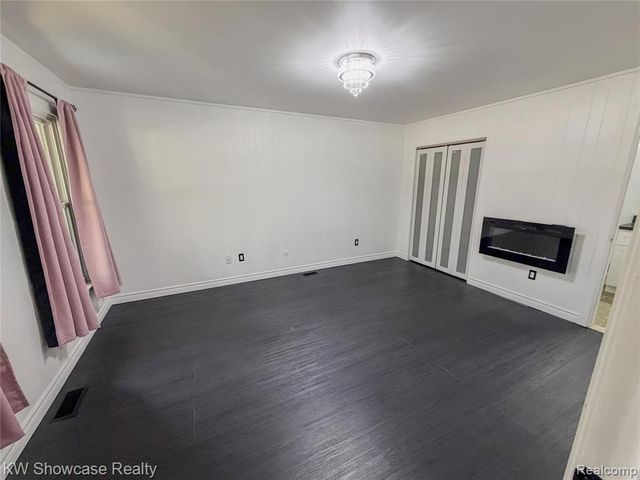 32480 Pembroke Street, Livonia, MI 48152