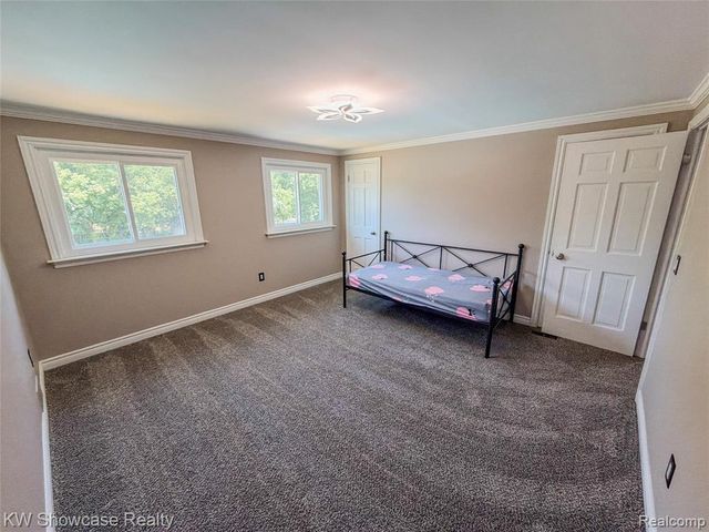 32480 Pembroke Street, Livonia, MI 48152