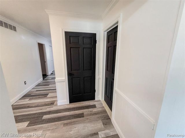 32480 Pembroke Street, Livonia, MI 48152
