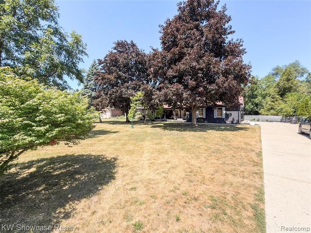 32480 Pembroke Street, Livonia, MI 48152