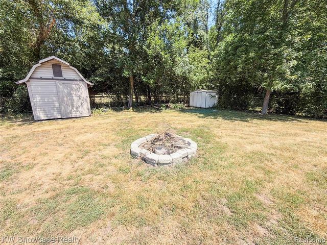 32480 Pembroke Street, Livonia, MI 48152