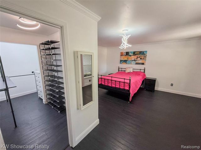32480 Pembroke Street, Livonia, MI 48152