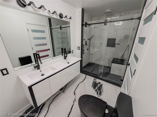 32480 Pembroke Street, Livonia, MI 48152