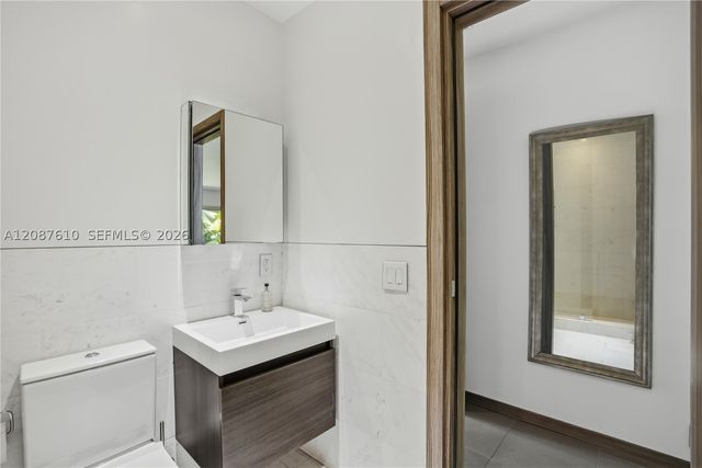 9301 N Bayshore Dr, Miami Shores, FL 33138