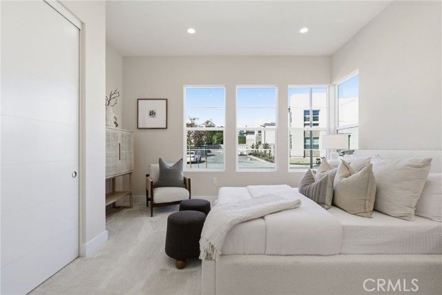 130 Paddlewheel, Lake Forest (el Toro), CA 92630