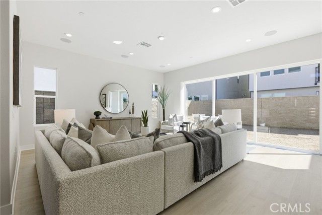 130 Paddlewheel, Lake Forest (el Toro), CA 92630