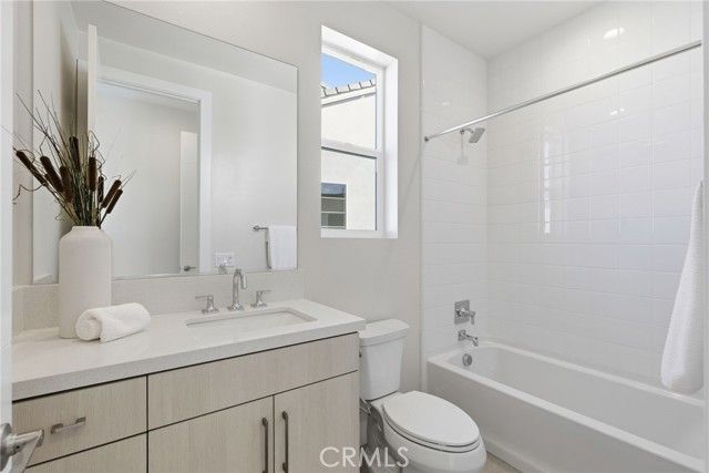 130 Paddlewheel, Lake Forest (el Toro), CA 92630