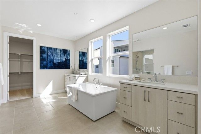 130 Paddlewheel, Lake Forest (el Toro), CA 92630