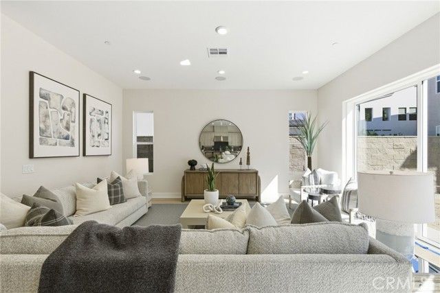 130 Paddlewheel, Lake Forest (el Toro), CA 92630