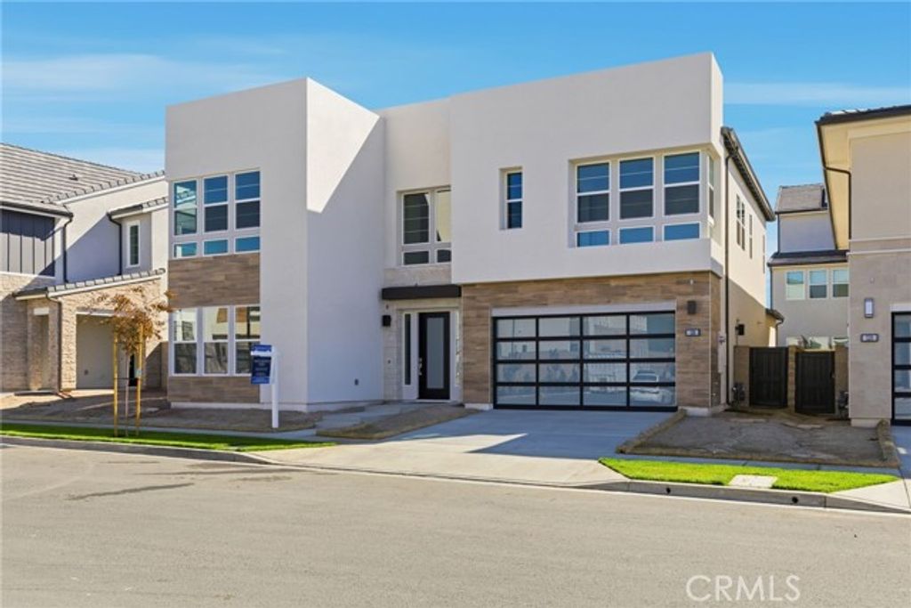 130 Paddlewheel, Lake Forest (el Toro), CA 92630