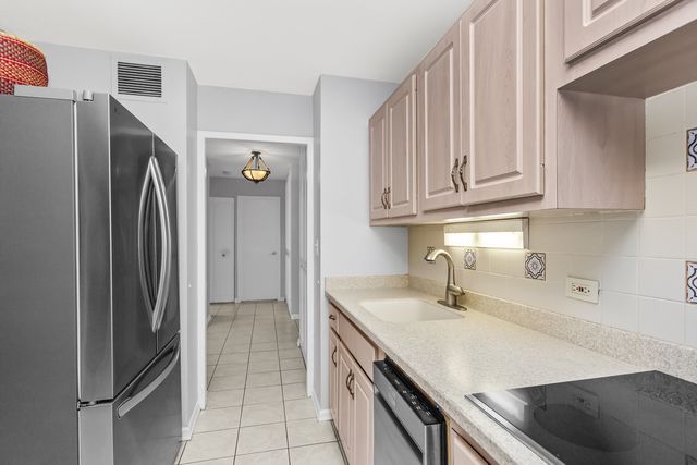 4250 N Marine Drive 2629, Chicago, IL 60613