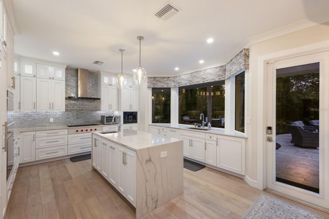 1253 N BASIN LANE, Sarasota, FL 34242