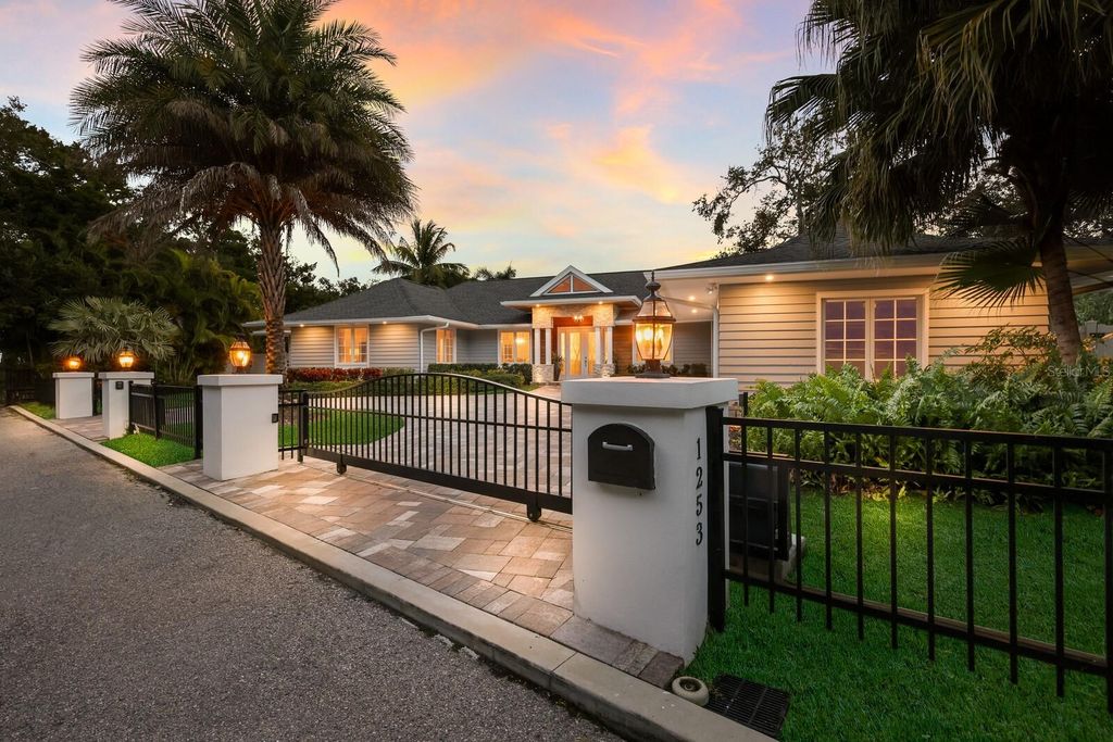 1253 N BASIN LANE, Sarasota, FL 34242