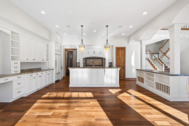9 Hillary Farm Lane, Gem Lake, MN 55110