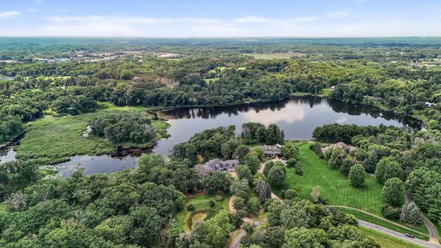 9 Hillary Farm Lane, Gem Lake, MN 55110