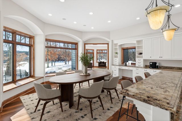 9 Hillary Farm Lane, Gem Lake, MN 55110