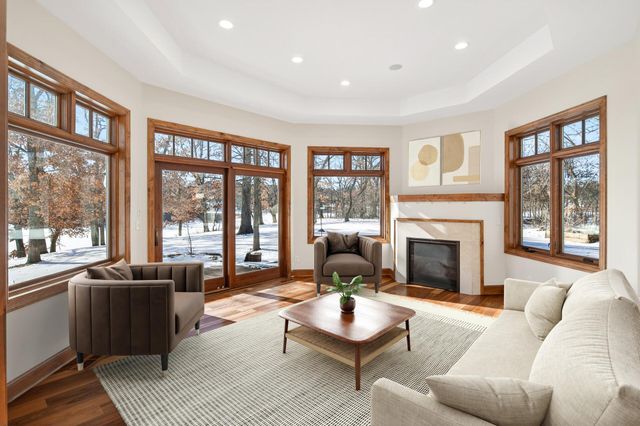 9 Hillary Farm Lane, Gem Lake, MN 55110