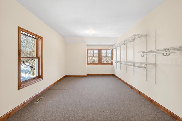 9 Hillary Farm Lane, Gem Lake, MN 55110