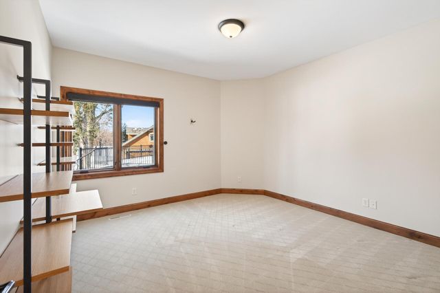 9 Hillary Farm Lane, Gem Lake, MN 55110