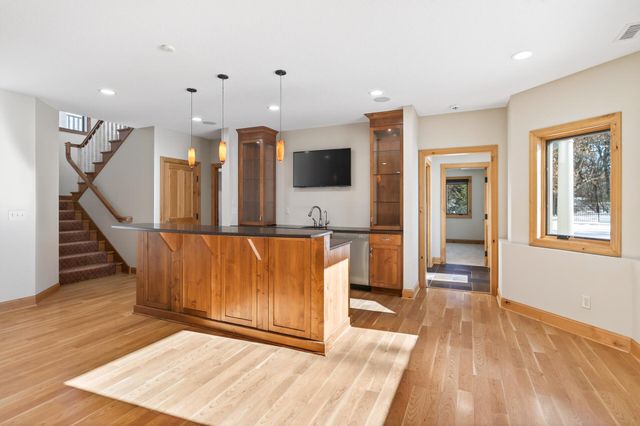 9 Hillary Farm Lane, Gem Lake, MN 55110