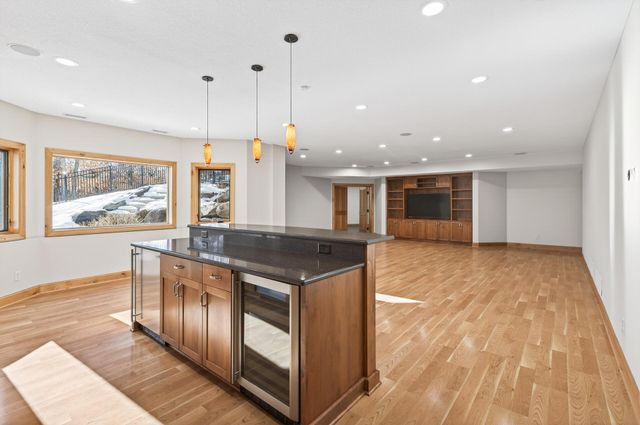 9 Hillary Farm Lane, Gem Lake, MN 55110
