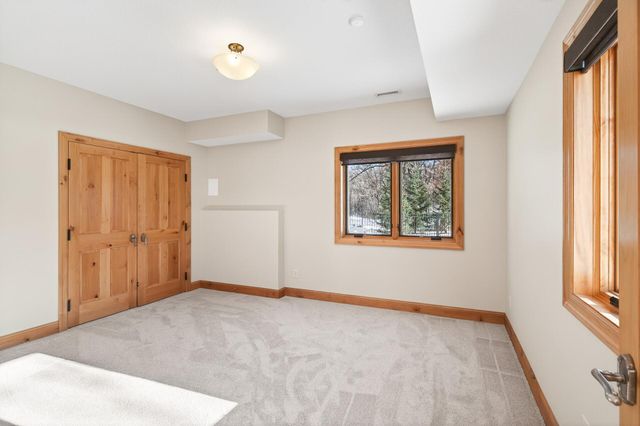 9 Hillary Farm Lane, Gem Lake, MN 55110