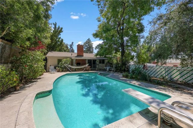 5703 Freeman, La Crescenta, CA 91214
