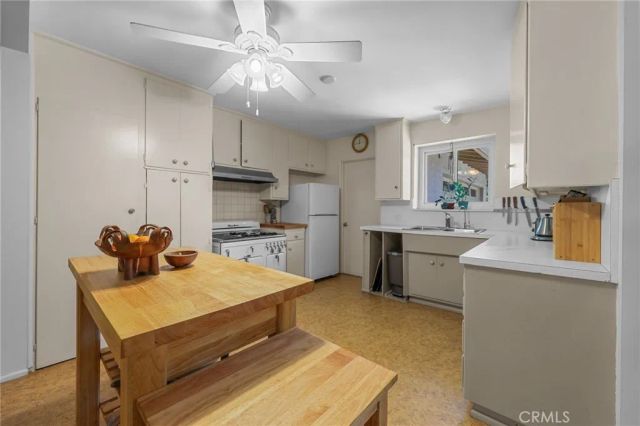 5703 Freeman, La Crescenta, CA 91214
