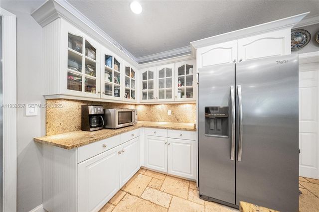 10900 SW 90th Ave, Miami, FL 33176