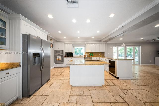 10900 SW 90th Ave, Miami, FL 33176