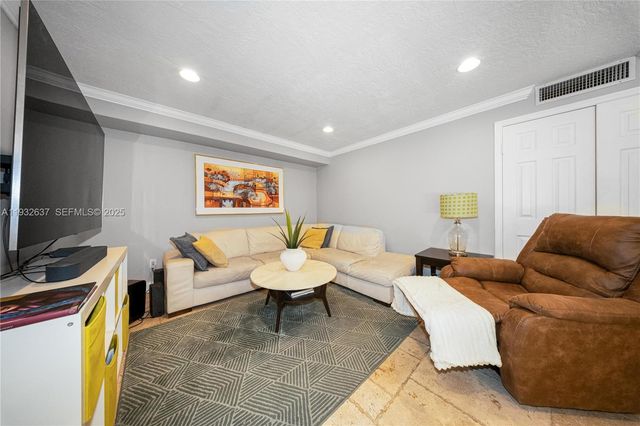 10900 SW 90th Ave, Miami, FL 33176