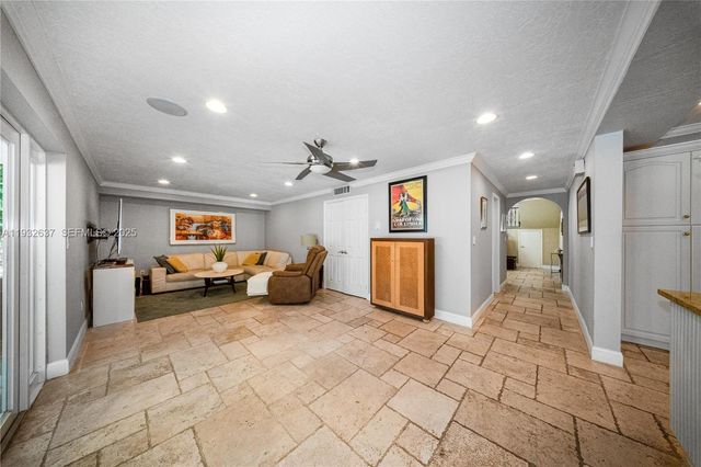 10900 SW 90th Ave, Miami, FL 33176