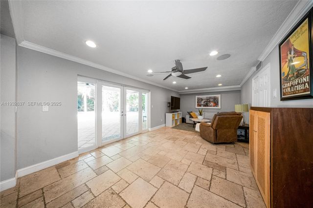 10900 SW 90th Ave, Miami, FL 33176