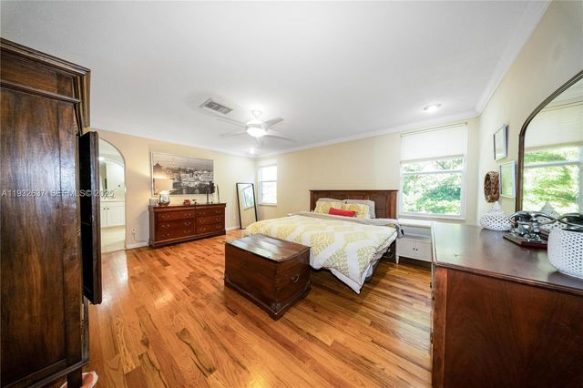 10900 SW 90th Ave, Miami, FL 33176