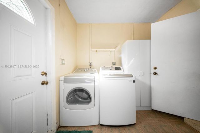 10900 SW 90th Ave, Miami, FL 33176