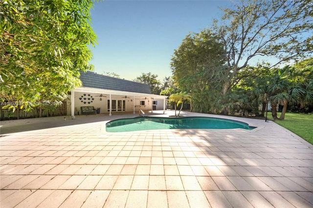 10900 SW 90th Ave, Miami, FL 33176