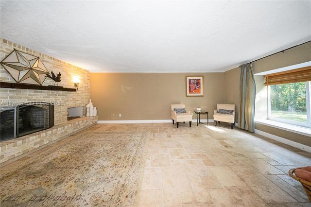 10900 SW 90th Ave, Miami, FL 33176