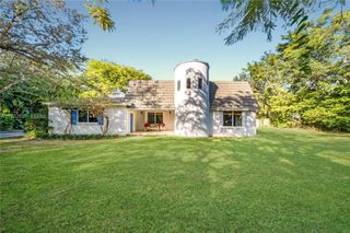 10900 SW 90th Ave, Miami, FL 33176