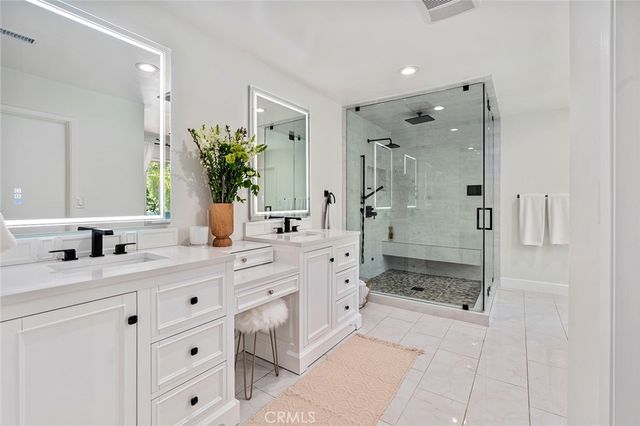 22955 Collins, Woodland Hills, CA 91367